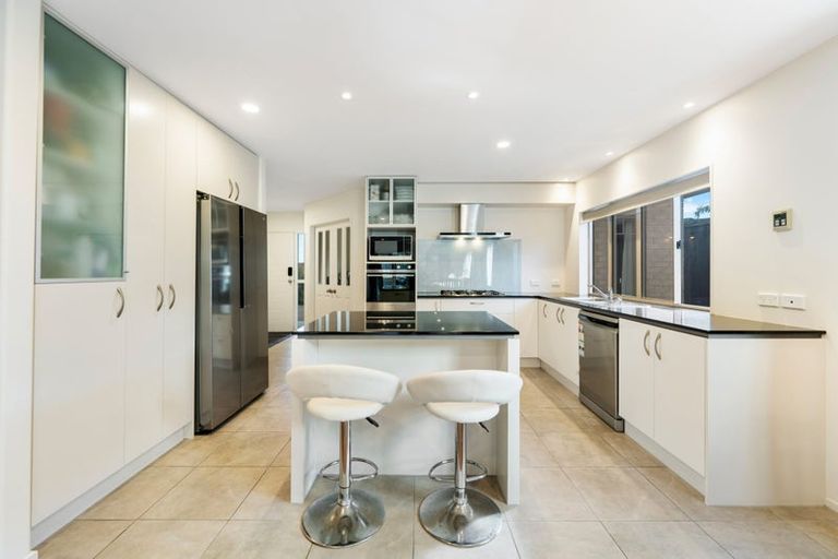 Photo of property in 11 Kouras Place, Flat Bush, Auckland, 2016