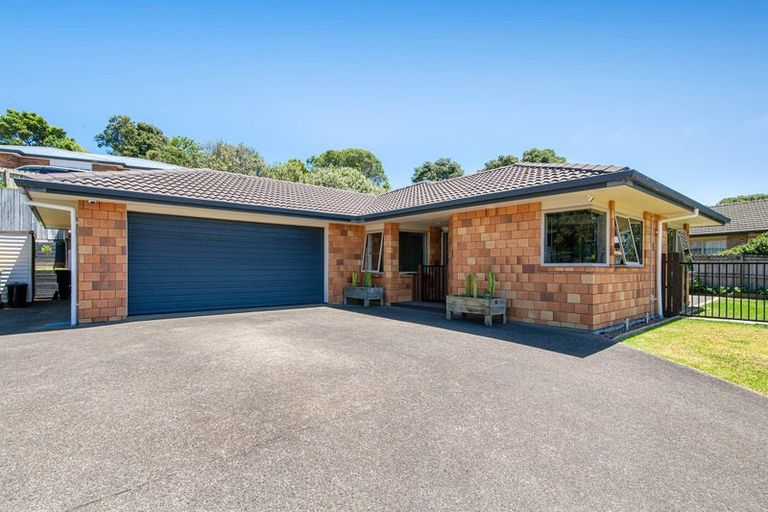Photo of property in 31 Te Kauri Place, Helensville, 0800
