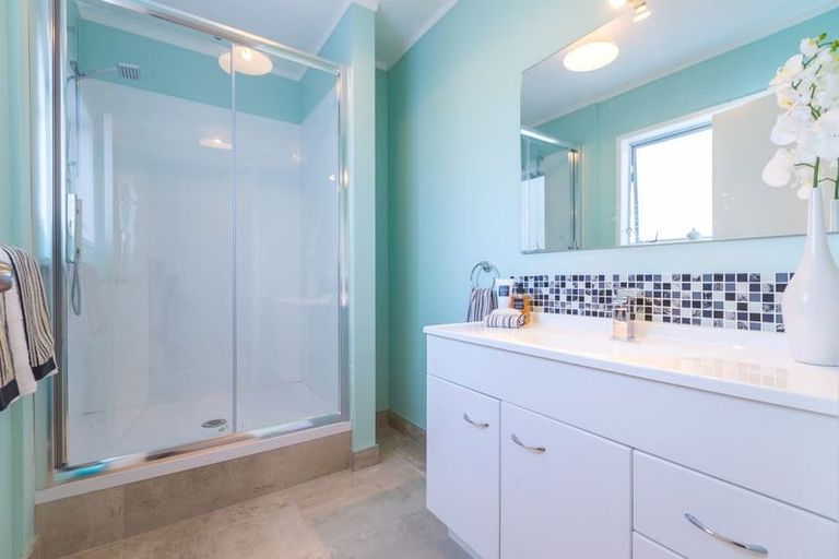 Photo of property in 55 Bruce Road, Glenfield, Auckland, 0629