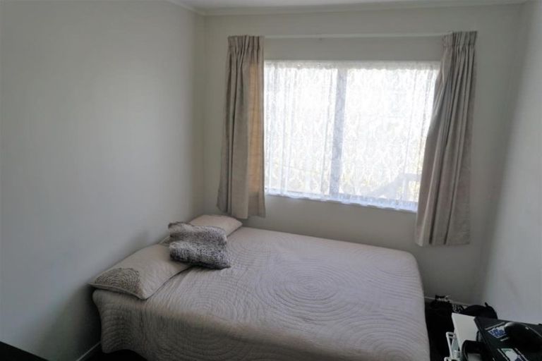 Photo of property in 1/24 Barbados Drive, Unsworth Heights, Auckland, 0632