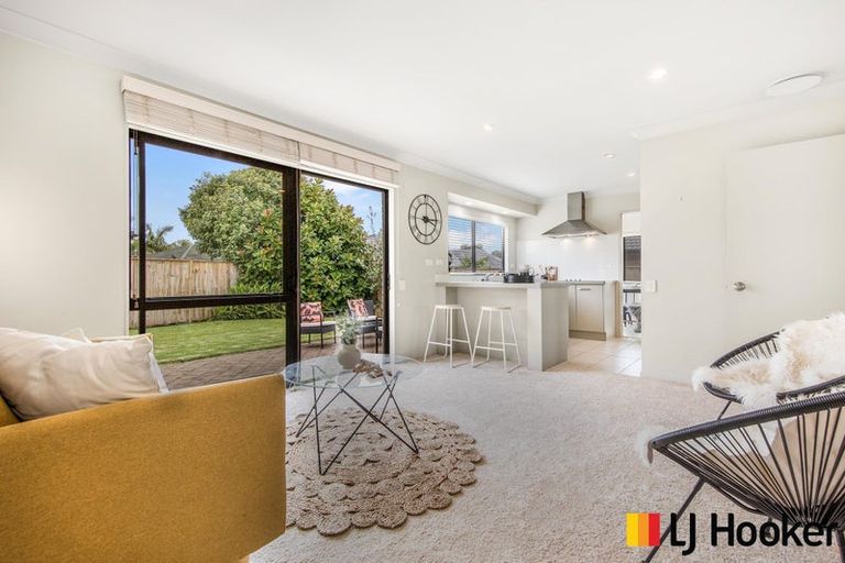 Photo of property in 3 Kimptonfields Court, Wattle Downs, Auckland, 2103