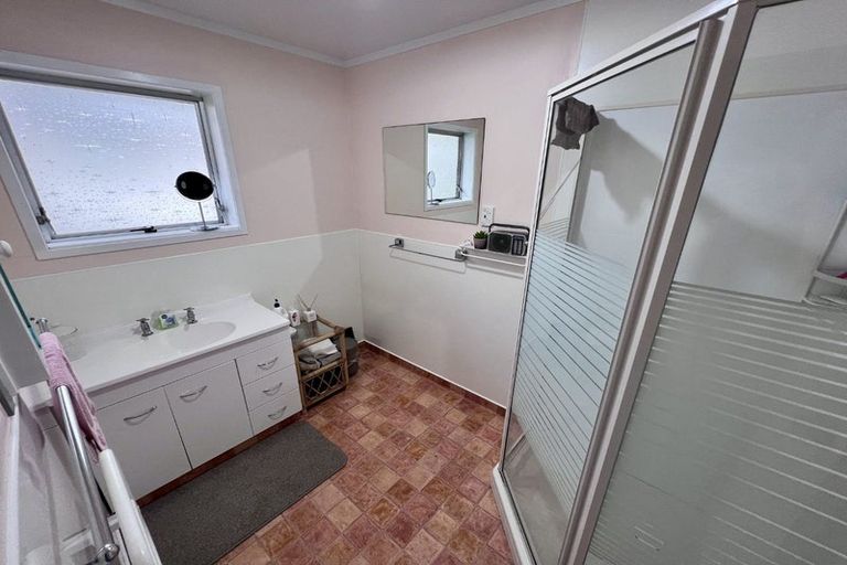 Photo of property in 1/24 Bayview Road, Bayview, Auckland, 0629