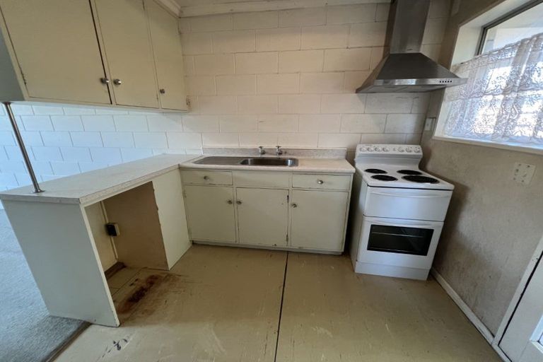 Photo of property in 2/206 Ruahine Street, Roslyn, Palmerston North, 4414