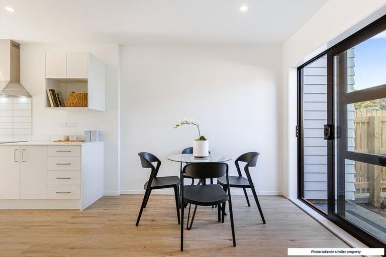 Photo of property in 54 Rauemi Way, Te Atatu South, Auckland, 0610