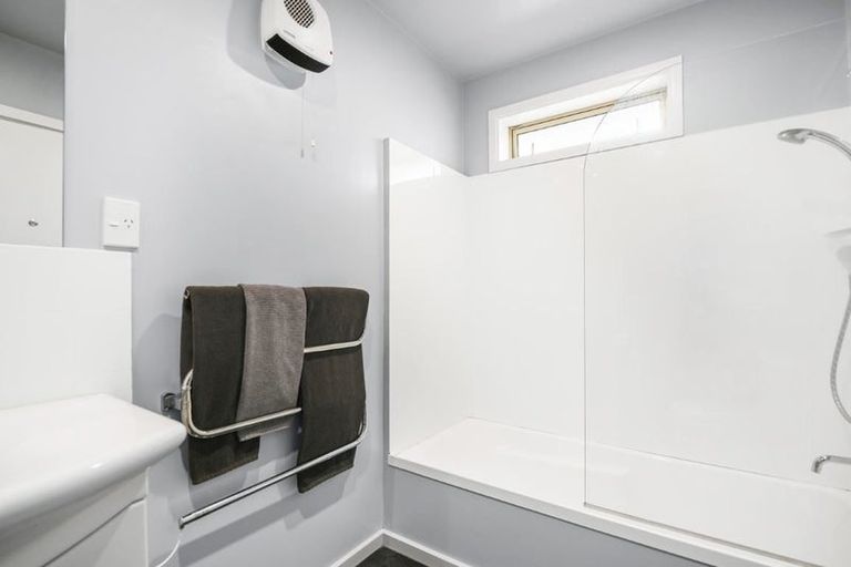 Photo of property in 24 Coniston Avenue, Ilam, Christchurch, 8041