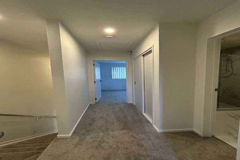 Photo of property in 9/11 Stottholm Road, Titirangi, Auckland, 0604