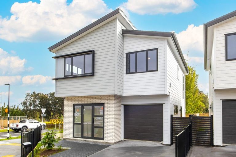 Photo of property in 35 Whiteywood Street, Westgate, 0814