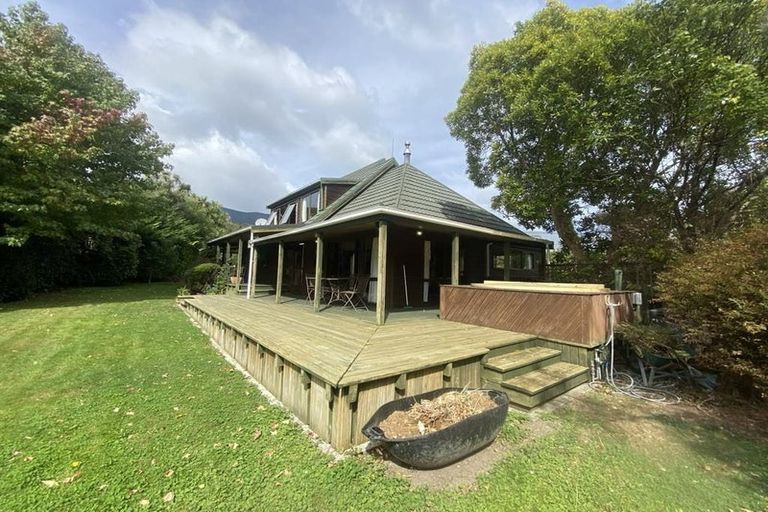 Photo of property in 6a Beach Road, Waikawa, Picton, 7220