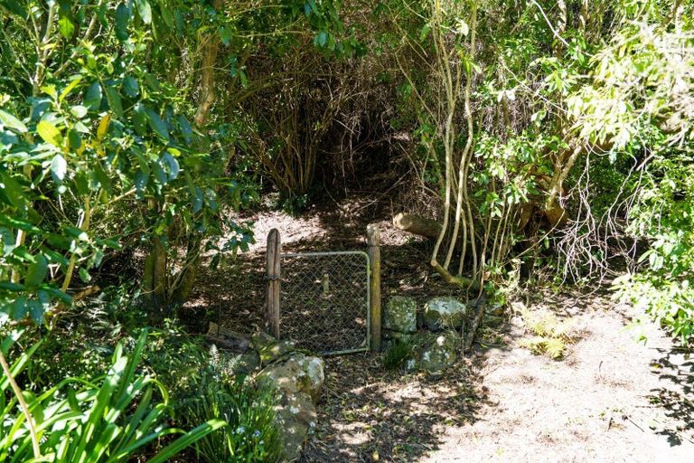 Photo of property in 10 Crescent Street, Purakaunui, Port Chalmers, 9081