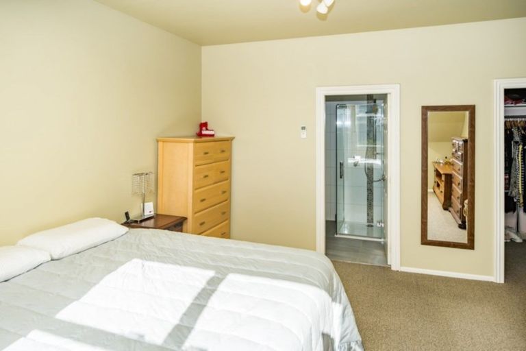 Photo of property in 24 Sailmaker Close, Whitby, Porirua, 5024