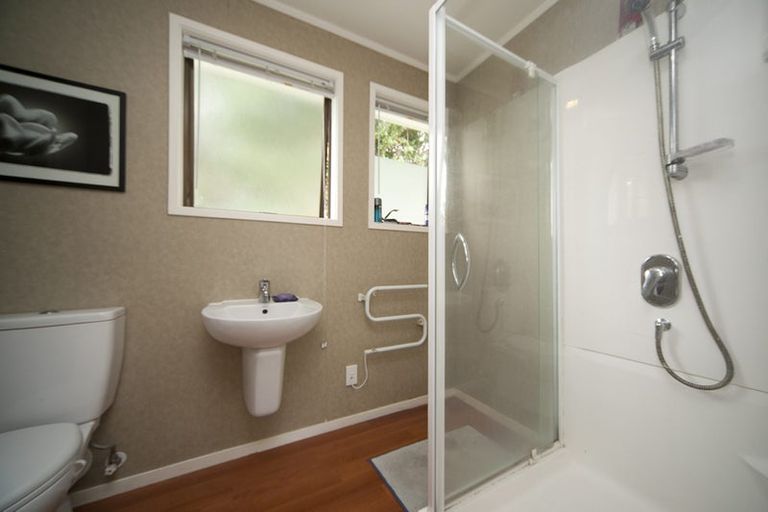 Photo of property in 2/3 Hydra Place, Glen Eden, Auckland, 0602