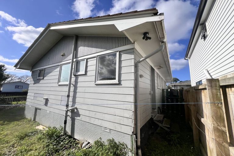 Photo of property in 8 Sharland Avenue, Manurewa, Auckland, 2102