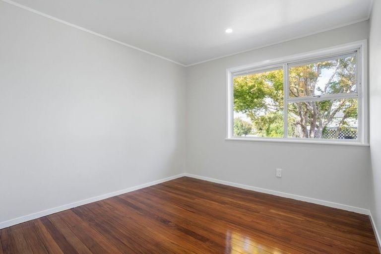 Photo of property in 10 Benmore Place, Manurewa, Auckland, 2102