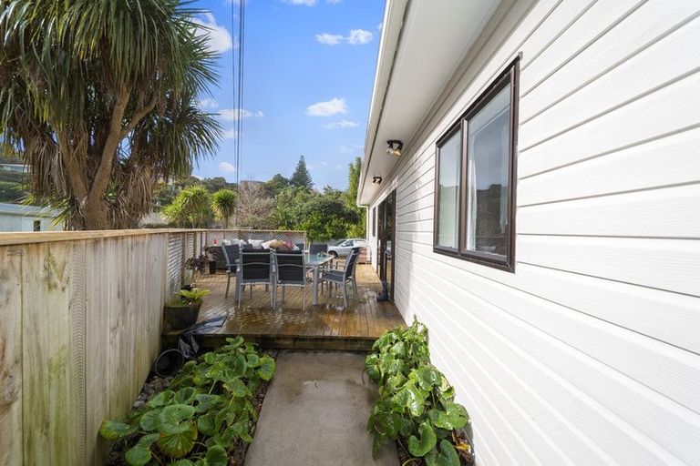 Photo of property in 65 Seaview Road, Marfell, New Plymouth, 4310