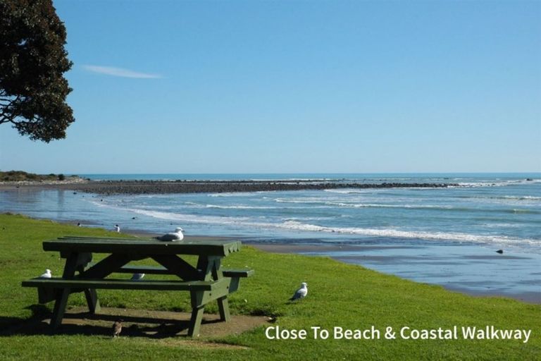 Photo of property in 13 Desmond Place, Bell Block, New Plymouth, 4312