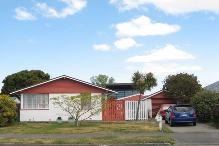 Photo of property in 7 Portnall Place, Parklands, Christchurch, 8083