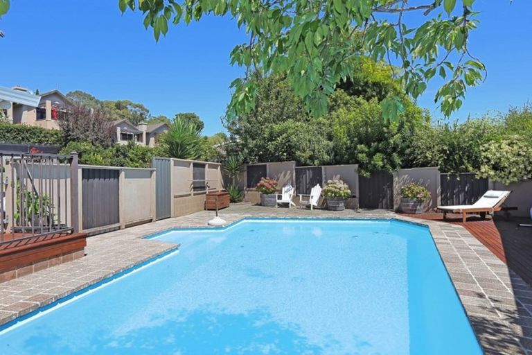 Photo of property in 8 Ritchie Place, Havelock North, 4130