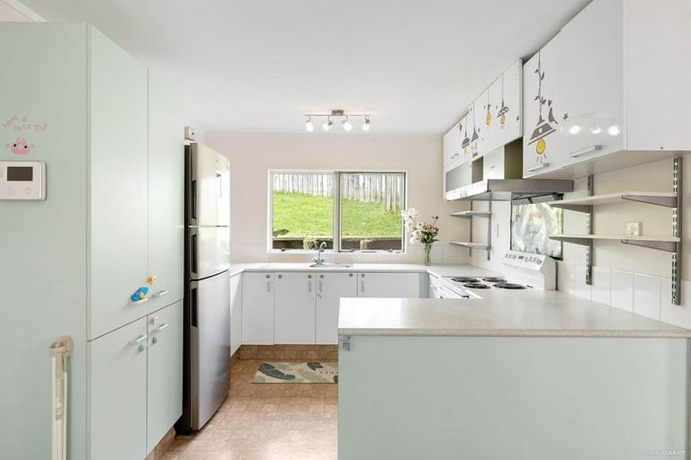 Photo of property in 10 Broadfield Street, Massey, Auckland, 0614