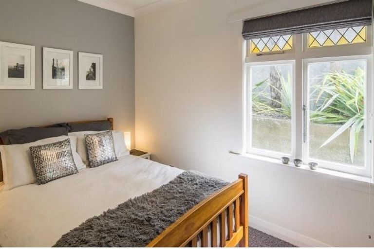 Photo of property in 102 The Parade, Island Bay, Wellington, 6023