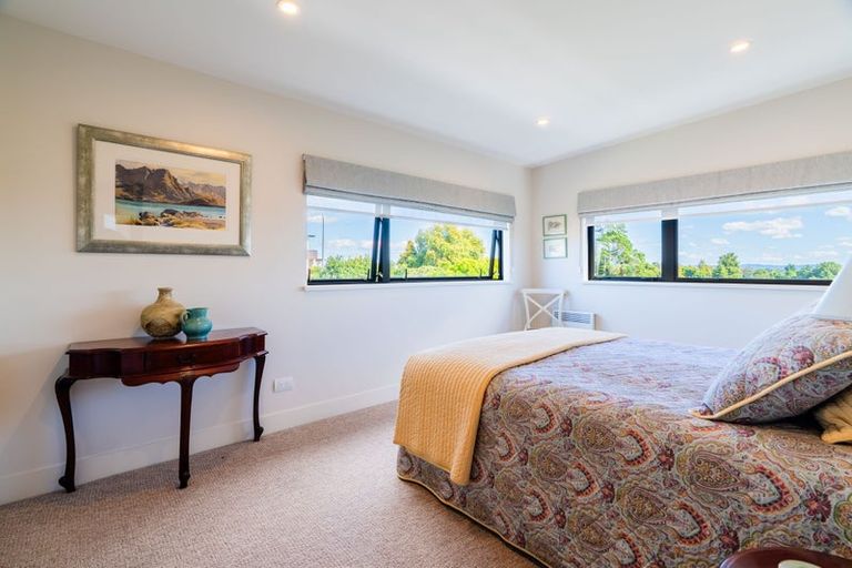 Photo of property in 142 Lake Crescent, Hamilton Lake, Hamilton, 3204