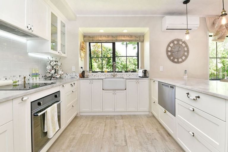 Photo of property in 14a Motuora Road, Manly, Whangaparaoa, 0930