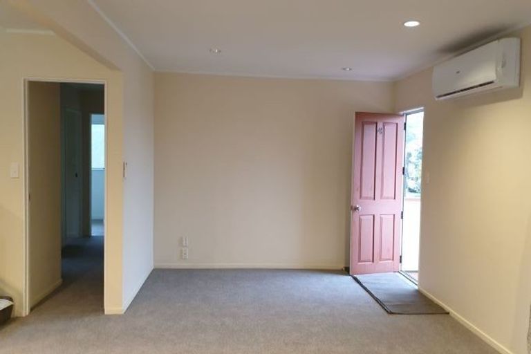 Photo of property in 41 Esther Place, Red Beach, 0932