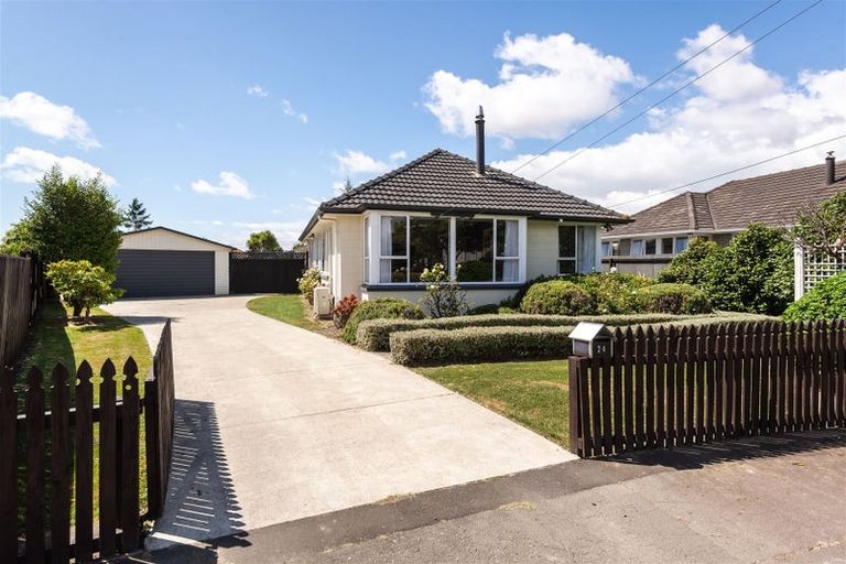 Photo of property in 24 Ealing Street, Redwood, Christchurch, 8051
