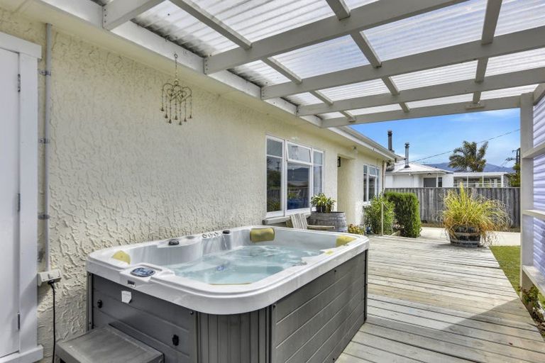 Photo of property in 11 Mcglashen Street, Motueka, 7120