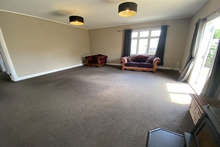 Photo of property in 27 Milverton Avenue, Hokowhitu, Palmerston North, 4410