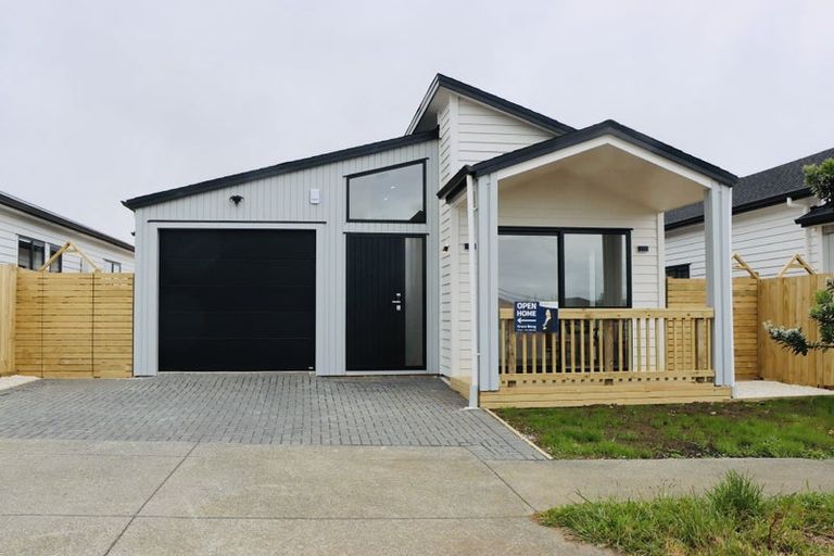 Photo of property in 17 Cronshaw Road, Karaka, Papakura, 2113