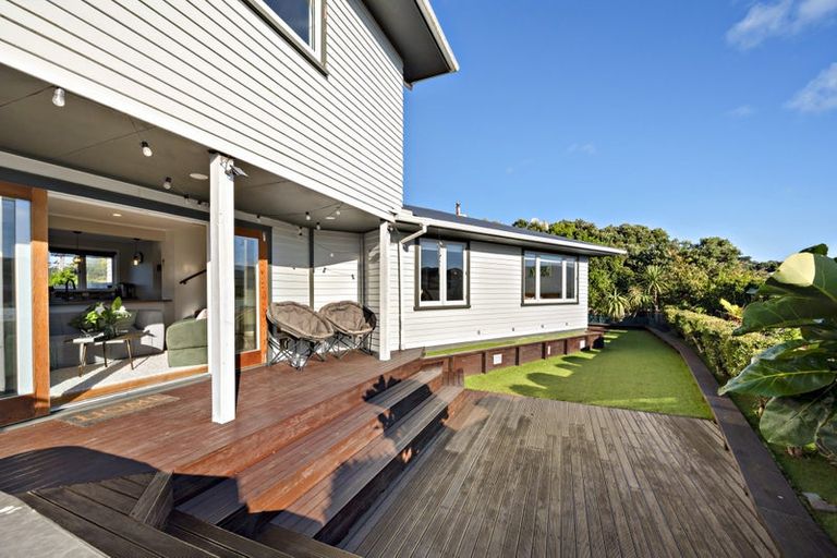 Photo of property in 23 Beazley Avenue, Paparangi, Wellington, 6037