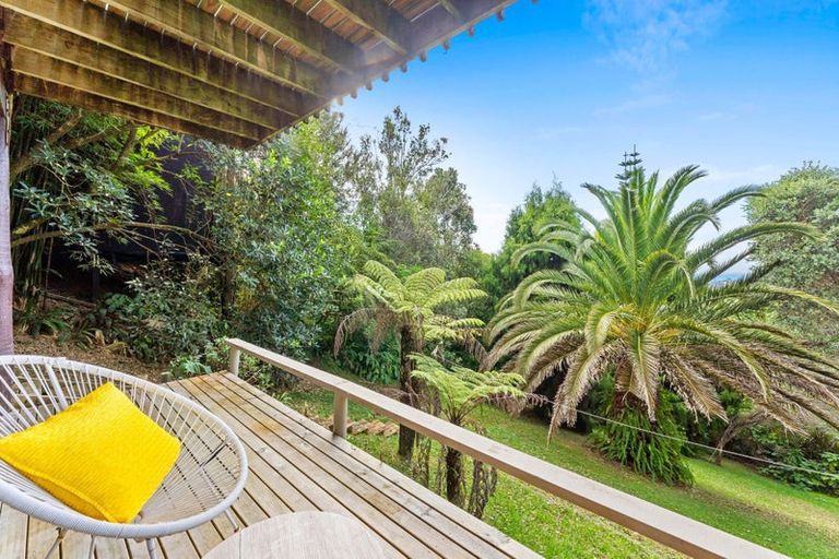 Photo of property in 1/813 East Coast Road, Northcross, Auckland, 0630