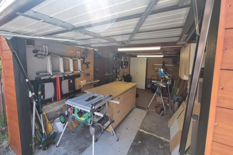 Photo of property in 37 Cuffs Road, Wainoni, Christchurch, 8061