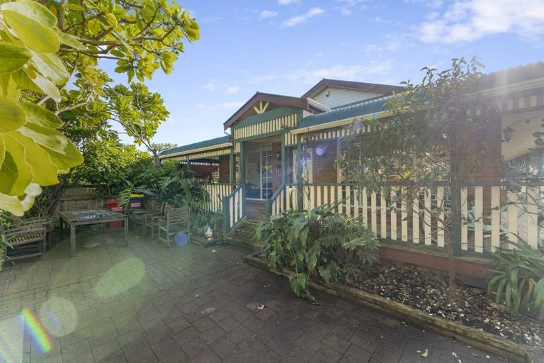 Photo of property in 72 Toi Street, Otaki Beach, Otaki, 5512