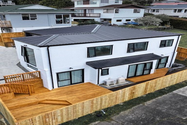 Photo of property in 18a Pavola Grove, Glenfield, Auckland, 0629