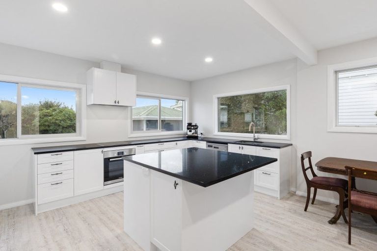 Photo of property in 155 Queen Street, Pukekohe, 2120