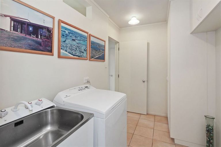 Photo of property in 107 Torkar Road, Clarks Beach, 2122