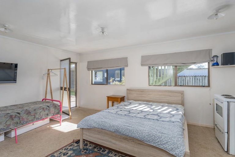 Photo of property in 20 Oyster Drive, Cooks Beach, Whitianga, 3591