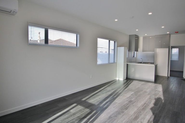 Photo of property in 8/3 Abbotleigh Avenue, Te Atatu Peninsula, Auckland, 0610