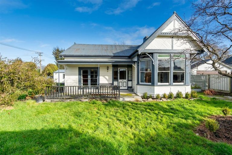 Photo of property in 102 Johnson Street, Milton, 9220