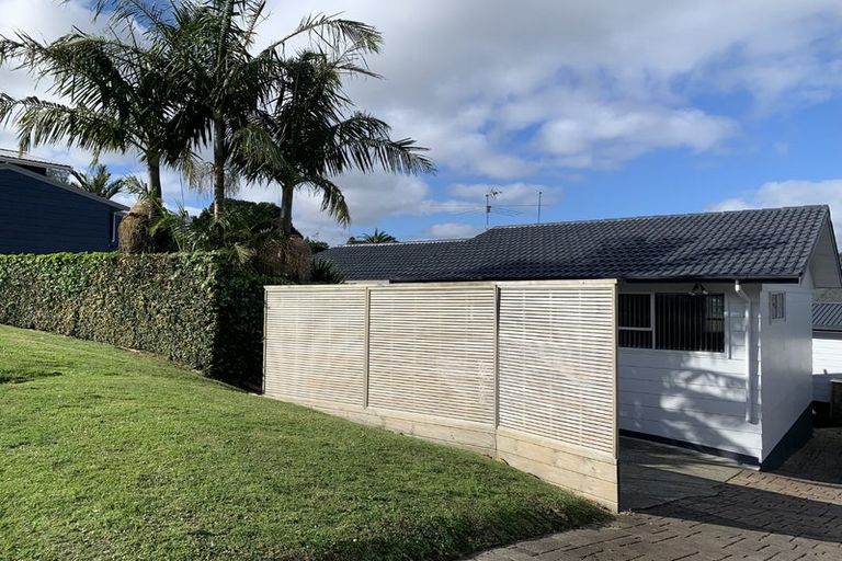 Photo of property in 12 Oreil Avenue, West Harbour, Auckland, 0618