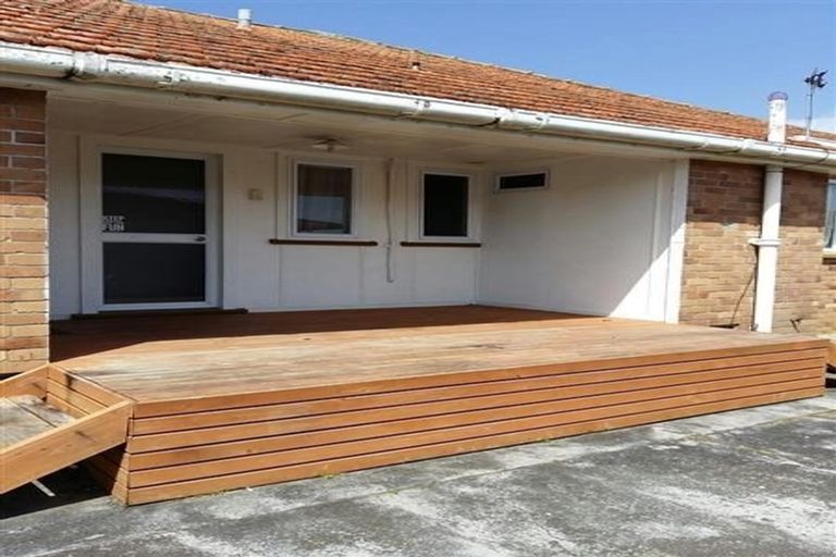Photo of property in 13 Youngs Road, Papakura, 2110
