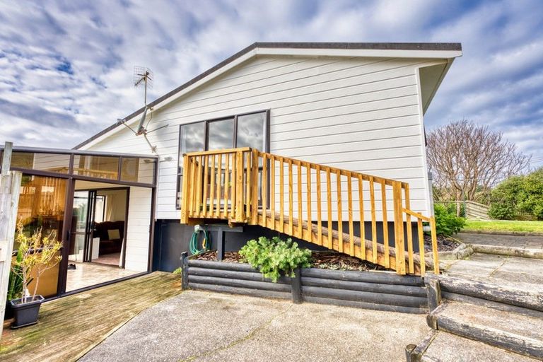 Photo of property in 46 Te Moana Road, Waikanae Beach, Waikanae, 5036