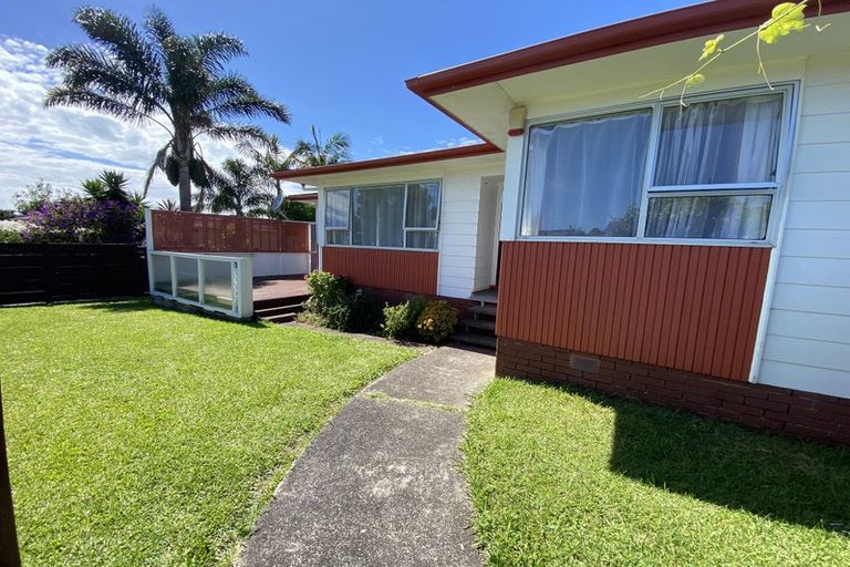 Photo of property in 60 Casuarina Road, Half Moon Bay, Auckland, 2012