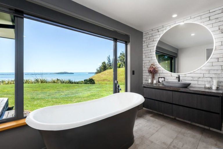 Photo of property in 1031b State Highway 2, Tanners Point, Katikati, 3177