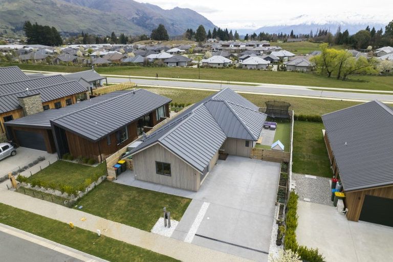 Photo of property in 15 Campbell Road, Wanaka, 9305