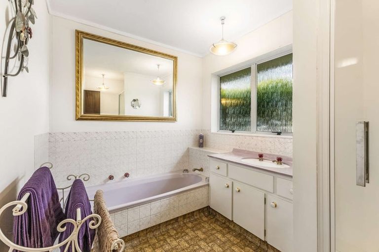 Photo of property in 55 Branch Road, Highlands Park, New Plymouth, 4312