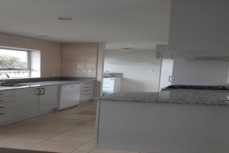 Photo of property in 2/127 Portage Road, New Lynn, Auckland, 0600