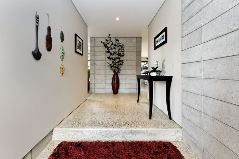 Photo of property in 21 Chamari Close, Titirangi, Auckland, 0604