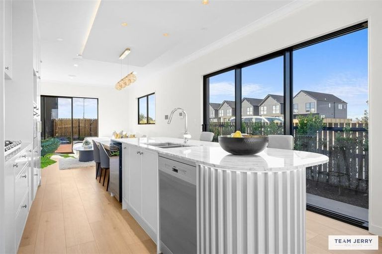 Photo of property in 41 Maungakaraka Road, Karaka, 2580